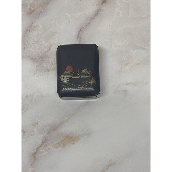 Small Vintage Japanese Black Lacquer Trinket Box - Picture 7 of 12